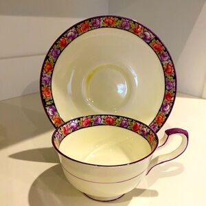 EUC VTG “Royal” Paragon Fine Bone China Teacup and Saucer with Bands of Roses